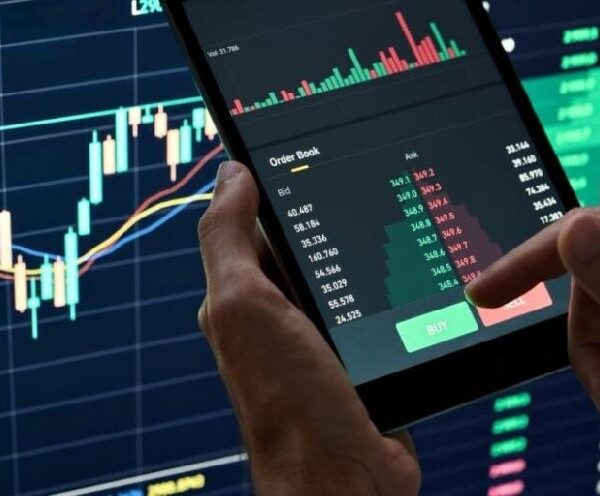 Криптотрейдер заробив 380 000 доларів на ударі США по Ірану