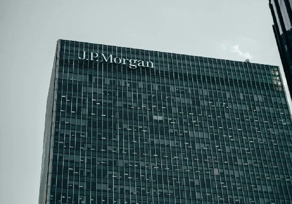 JPMorgan робить ставку на стейблкоїни на тлі конкуренції з боку…